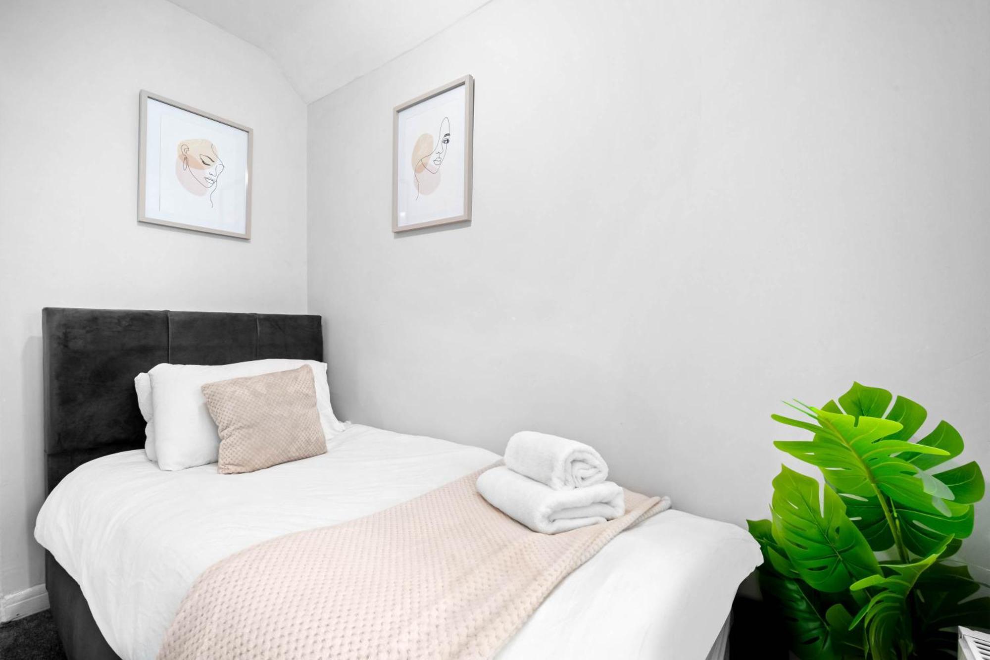 Modern 18 Guest Large Home In Solihull - Near Nec, Jlr, Hs2 And Bhx Birmingham Exterior foto